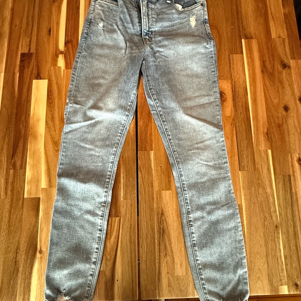 Abercrombie & Fitch Women's Distressed Skinny Jeans